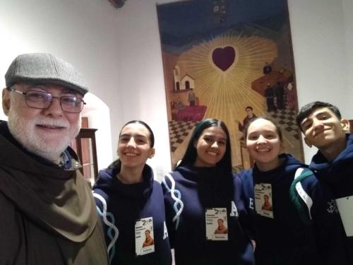 fraymamertoesquiu-visita-celda-alumnos-bicentenario (3)