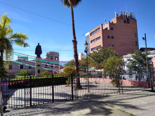 fraymamertoesquiu-visita-celda-alumnos-bicentenario (5)