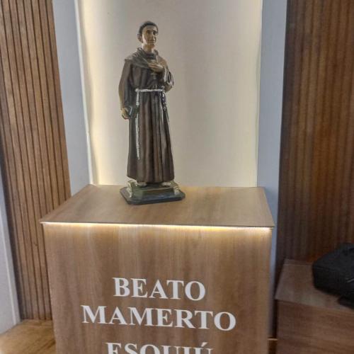 img8_esquiu_estatua